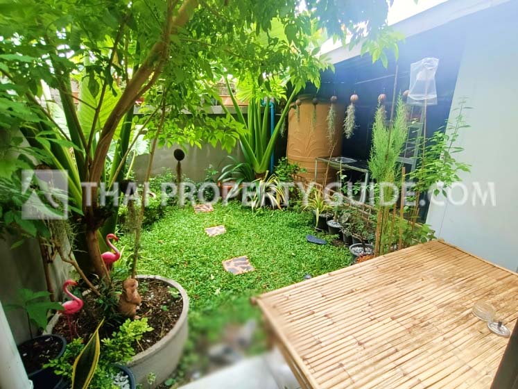 Townhouse in Sukhumvit 